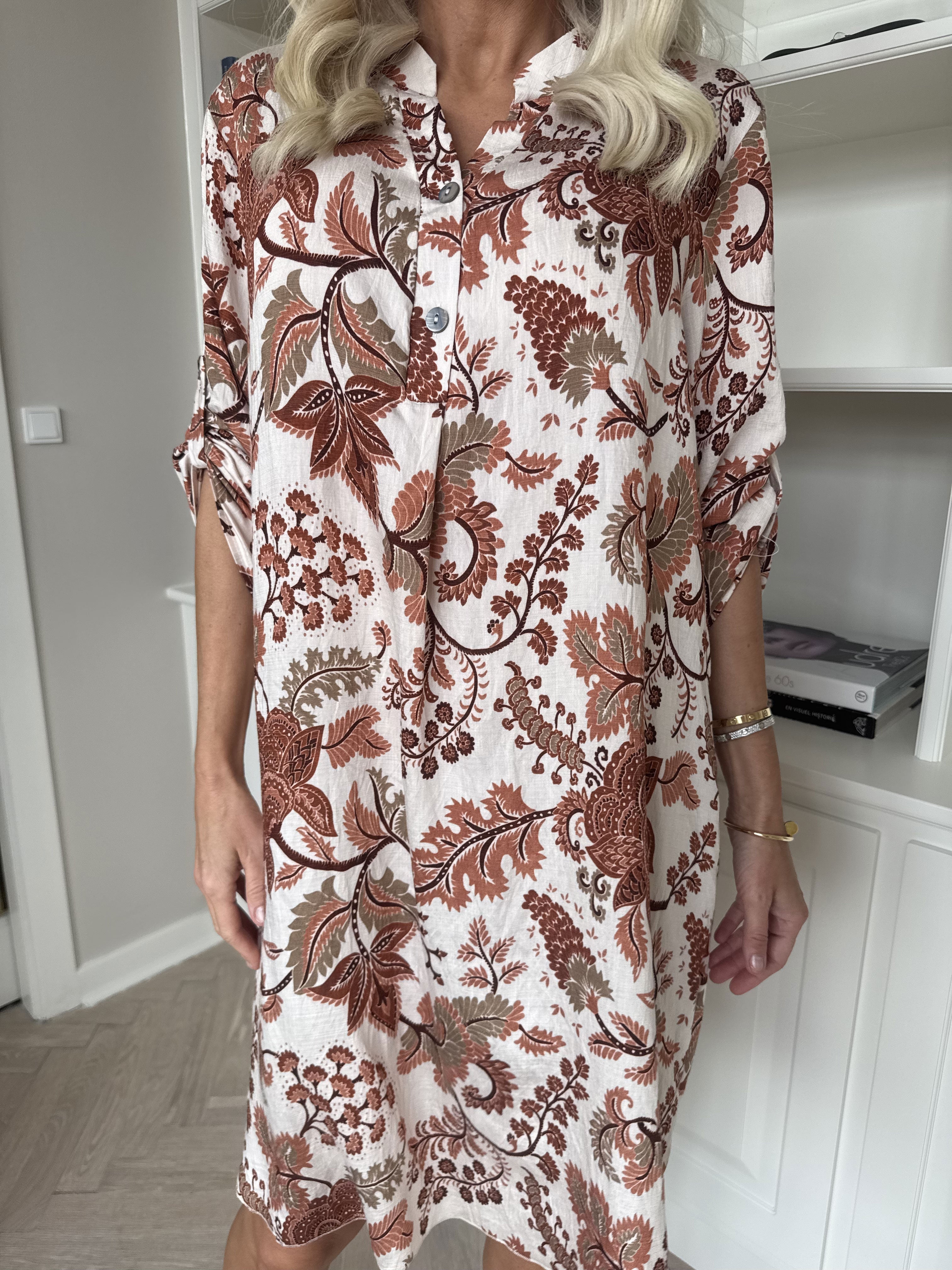 Nyah - Skjortklänning i viskos med tryck och knappar vid halsringningen